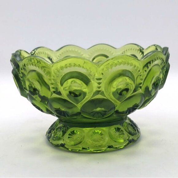 Vintage L E Smith Avocado Green Moon & Stars Small Glass Footed Candy Bowl - Picture 5 of 6